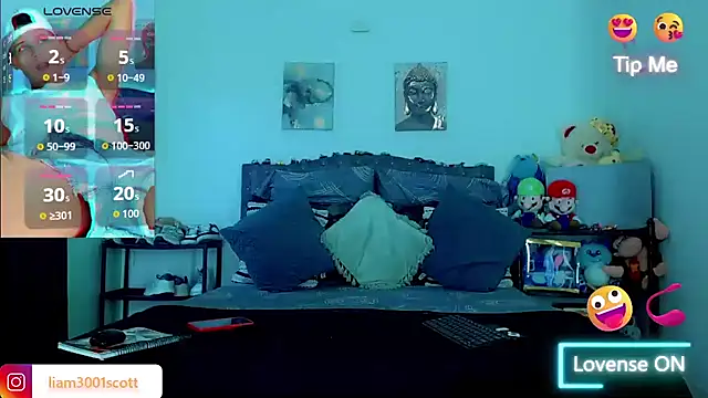 Liamscott  online show from November 26, 7:15 pm