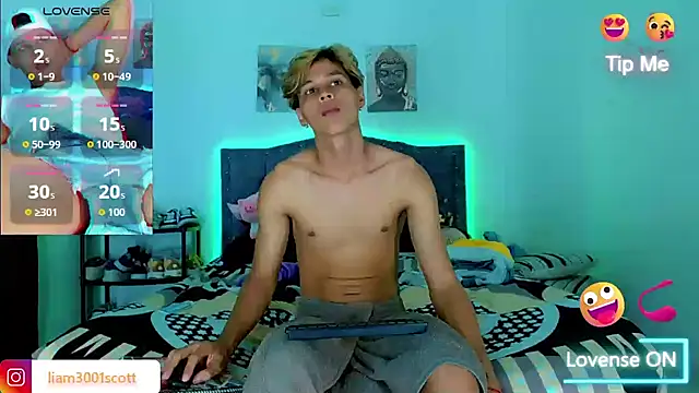 Liamscott  online show from November 30, 6:01 pm