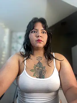 JulianaCastillo online show from January 11, 8:22 am