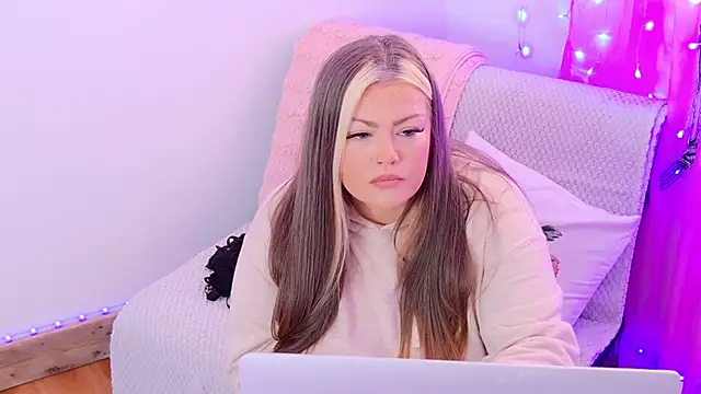 KikiBBW online show from October 14, 2:18 pm