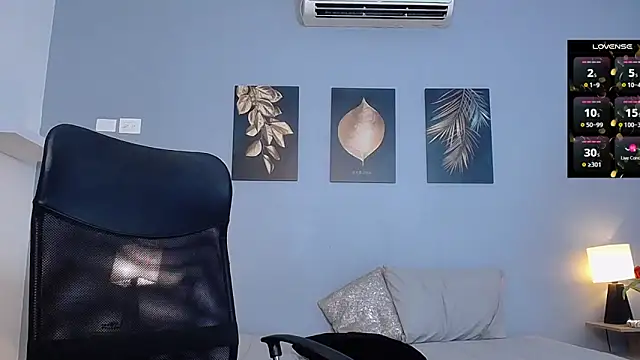 Snapshot of JasmineCampbell_ chatting on March 12, 5:07 pm JasmineCampbell online show from March 12, 5:07 pm