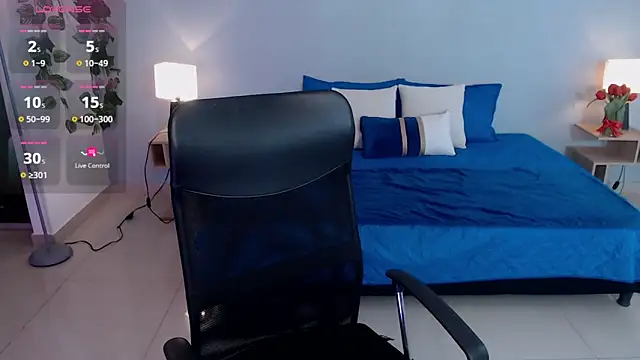 Snapshot of JasmineCampbell_ chatting on October 10, 1:32 pm JasmineCampbell online show from October 10, 1:32 pm