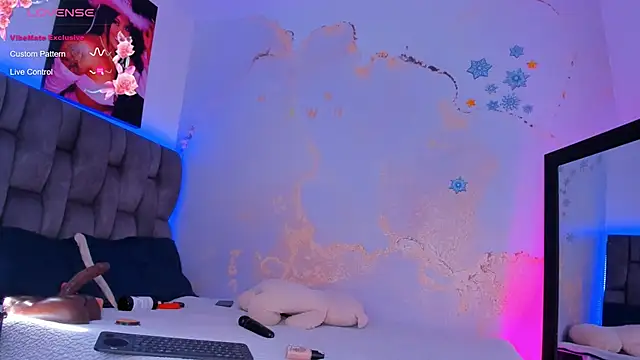 camilawhite   online show from January 14, 5:45 pm