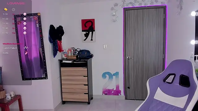 Snapshot of Lips_SaraSofia2 chatting on February 4, 9:41 pm Lips SaraSofia2 online show from February 4, 9:41 pm