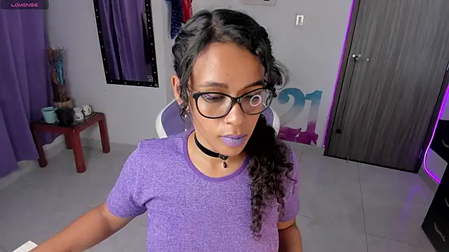 Snapshot of Lips_SaraSofia2 chatting on February 6, 1:49 am Lips SaraSofia2 online show from February 6, 1:49 am