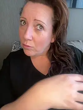 xsexycurvymilf online show from February 5, 9:57 am