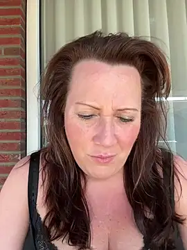 xsexycurvymilf online show from March 7, 12:01 pm