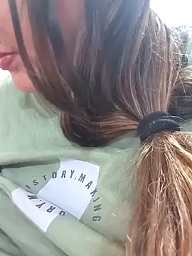 Snapshot of _Redwine_ chatting on February 15, 8:43 pm Redwine online show from February 15, 8:43 pm