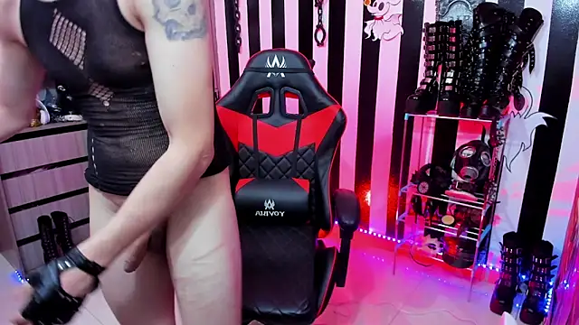 daven56 online show from February 17, 1:32 pm