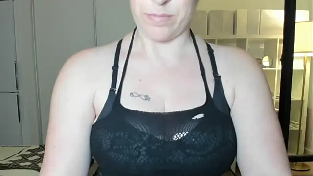 emmita69  online show from October 1, 12:49 am