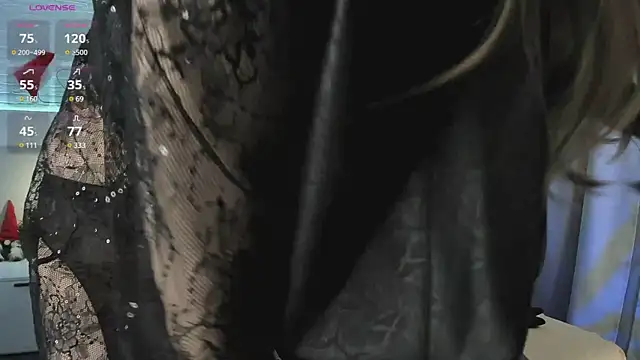 Snapshot of BelovedRuby chatting on January 4, 3:07 am BelovedRuby online show from January 4, 3:07 am