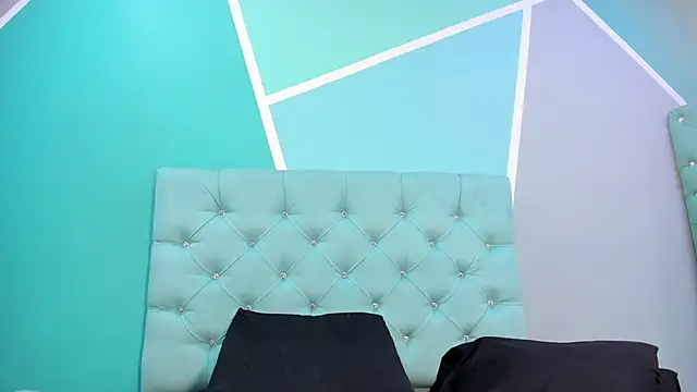 AlondraFerri1 online show from December 17, 8:10 pm