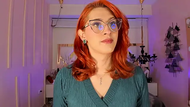 Juliana Saenzz online show from March 7, 12:12 pm