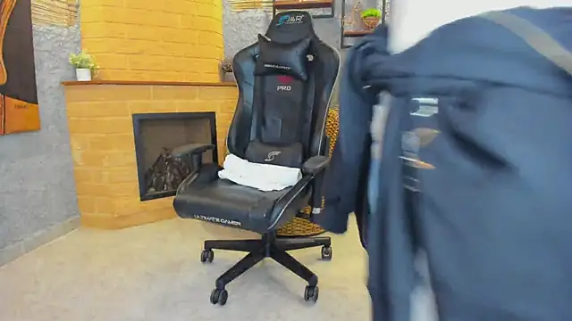 JordanThompson  online show from March 18, 7:20 pm