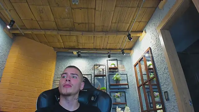 JordanThompson  online show from March 20, 9:13 pm