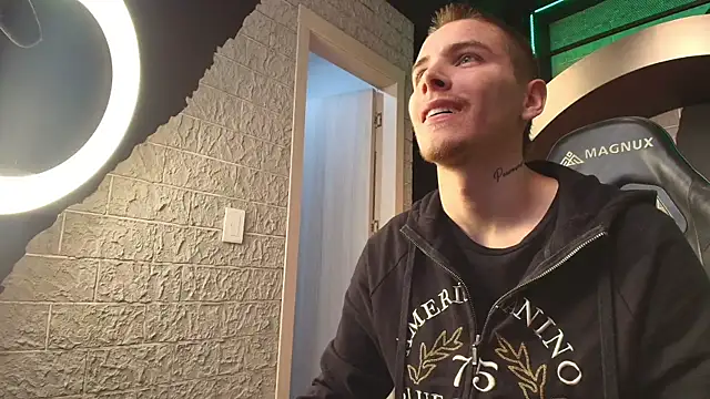 JordanThompson  online show from October 21, 11:11 am