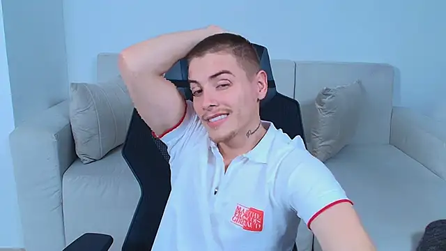 JordanThompson  online show from November 14, 4:33 am