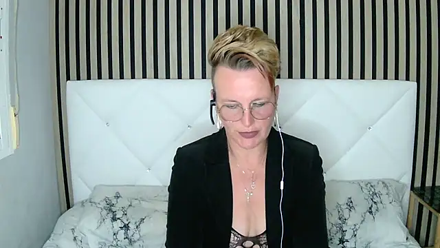 Snapshot of xxNoeliaxx chatting on January 12, 2:09 pm xxNoeliaxx online show from January 12, 2:09 pm