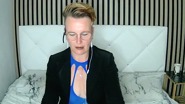 Snapshot of xxNoeliaxx chatting on January 16, 8:00 am xxNoeliaxx online show from January 16, 8:00 am