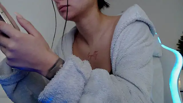 Simply the best online show from January 5, 7:28 pm