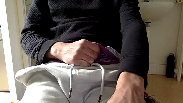 Snapshot of molozeb chatting on November 25, 10:15 am molozeb online show from November 25, 10:15 am