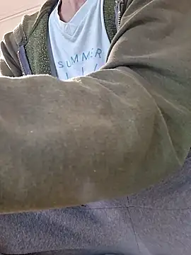 Snapshot of molozeb chatting on December 16, 8:08 am molozeb online show from December 16, 8:08 am