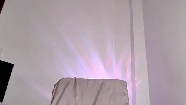 Snapshot of caarlywhitee chatting on November 22, 1:48 am caarlywhitee online show from November 22, 1:48 am