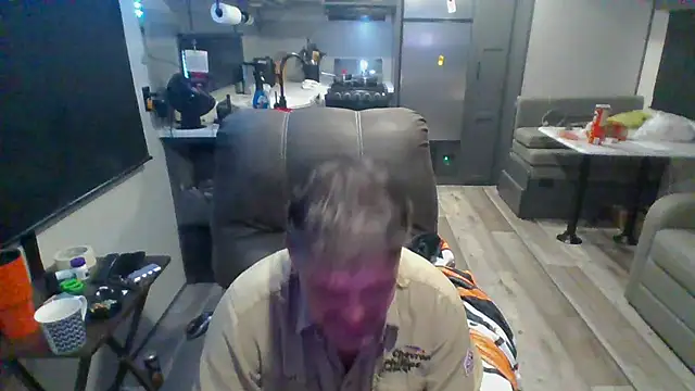 lateniter online show from September 9, 11:54 am