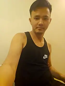 Snapshot of andi888999 chatting on November 28, 3:04 pm andi888999 online show from November 28, 3:04 pm