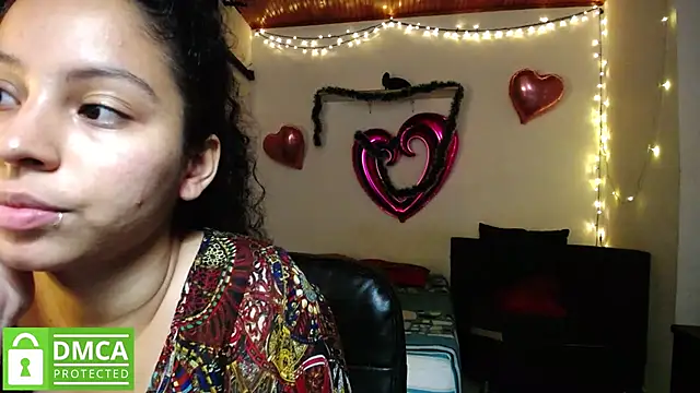 Snapshot of Mr_MrsCurie chatting on December 2, 11:40 pm Mr MrsCurie online show from December 2, 11:40 pm