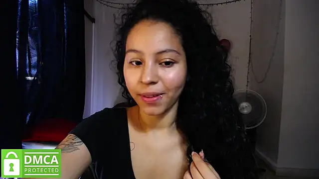 Snapshot of Mr_MrsCurie chatting on December 10, 9:11 pm Mr MrsCurie online show from December 10, 9:11 pm