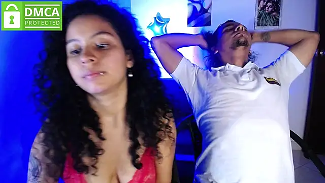 Snapshot of Mr_MrsCurie chatting on January 9, 11:34 pm Mr MrsCurie online show from January 9, 11:34 pm