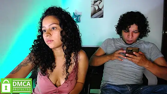 Snapshot of Mr_MrsCurie chatting on February 1, 1:44 am Mr MrsCurie online show from February 1, 1:44 am