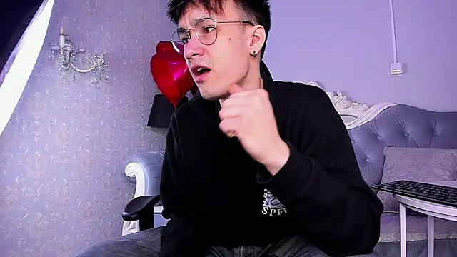 CalvinOwens online show from February 9, 3:43 am