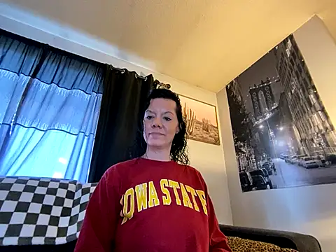 Snapshot of SidneyRaee chatting on December 3, 8:17 pm SidneyRaee online show from December 3, 8:17 pm