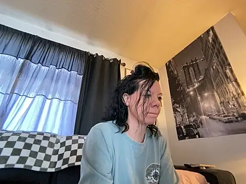 Snapshot of SidneyRaee chatting on December 5, 5:17 pm SidneyRaee online show from December 5, 5:17 pm