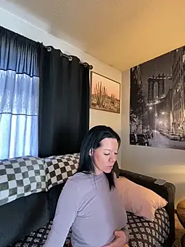 Snapshot of SidneyRaee chatting on December 6, 4:49 pm SidneyRaee online show from December 6, 4:49 pm