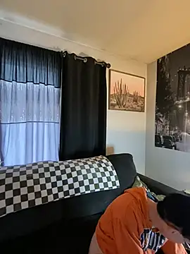 Snapshot of SidneyRaee chatting on December 12, 3:27 pm SidneyRaee online show from December 12, 3:27 pm