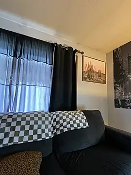 Snapshot of SidneyRaee chatting on December 20, 7:50 pm SidneyRaee online show from December 20, 7:50 pm