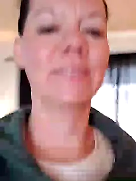 Snapshot of SidneyRaee chatting on December 30, 5:44 pm SidneyRaee online show from December 30, 5:44 pm