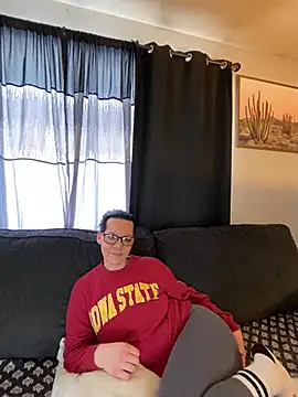 Snapshot of SidneyRaee chatting on January 9, 7:18 pm SidneyRaee online show from January 9, 7:18 pm