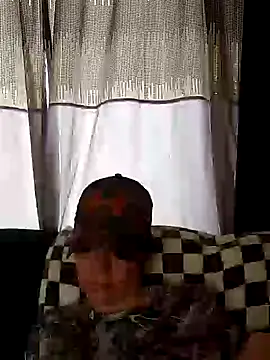 Snapshot of SidneyRaee chatting on February 28, 5:15 pm SidneyRaee online show from February 28, 5:15 pm