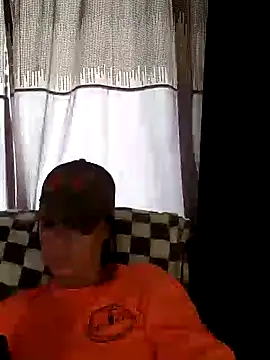 Snapshot of SidneyRaee chatting on March 3, 6:44 pm SidneyRaee online show from March 3, 6:44 pm