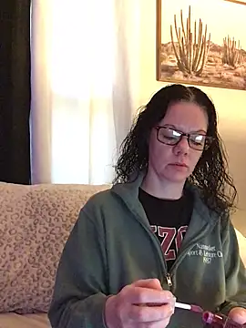 Snapshot of SidneyRaee chatting on September 8, 3:44 pm SidneyRaee online show from September 8, 3:44 pm