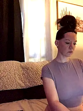 Snapshot of SidneyRaee chatting on September 11, 5:46 pm SidneyRaee online show from September 11, 5:46 pm