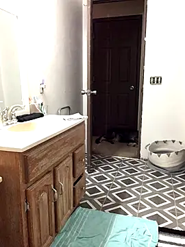 Snapshot of SidneyRaee chatting on October 1, 2:56 pm SidneyRaee online show from October 1, 2:56 pm