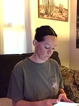 Snapshot of SidneyRaee chatting on October 2, 5:31 pm SidneyRaee online show from October 2, 5:31 pm