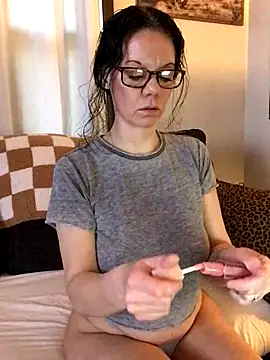 Snapshot of SidneyRaee chatting on November 4, 5:12 pm SidneyRaee online show from November 4, 5:12 pm