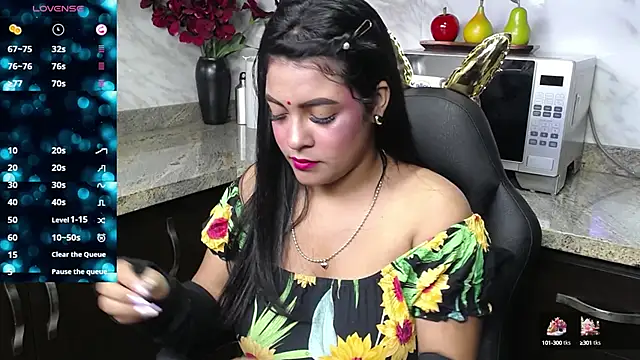 lakshmiraniii online show from February 1, 10:37 am