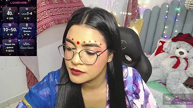 lakshmiraniii online show from November 26, 7:15 pm